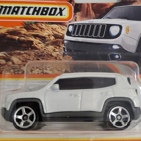 2019 Jeep Renegade Matchbox Car Diecast Metallic White Pearl Shortcard - Picture 2 of 11
